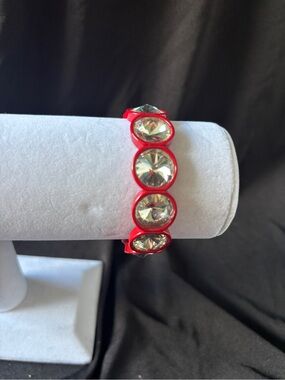 Plunder Red Crystal Stretch Bracelet - Clear Stones